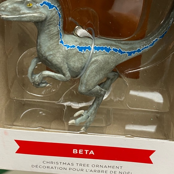 Hallmark Hanging ornament Jurassic world velociraptor Beta - Picture 4 of 11